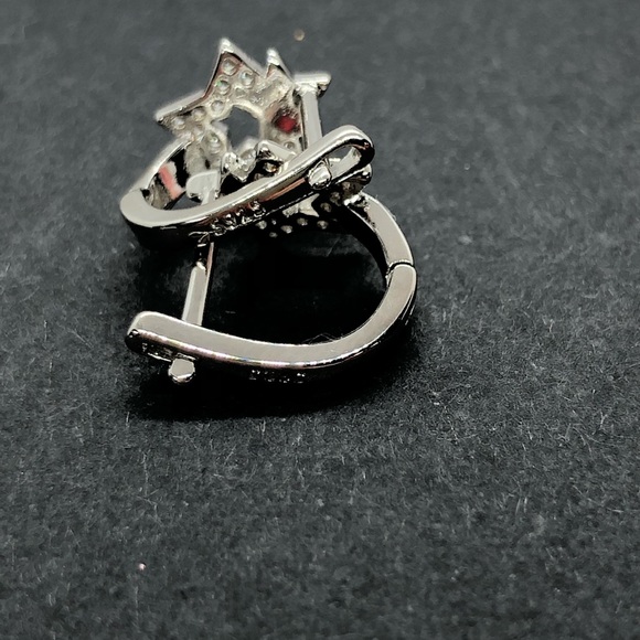 🌟 Sterling Silver Stars ✨ Earrings - Picture 4 of 4